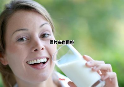睡前喝牛奶是否会对钙吸收产生负面影响？